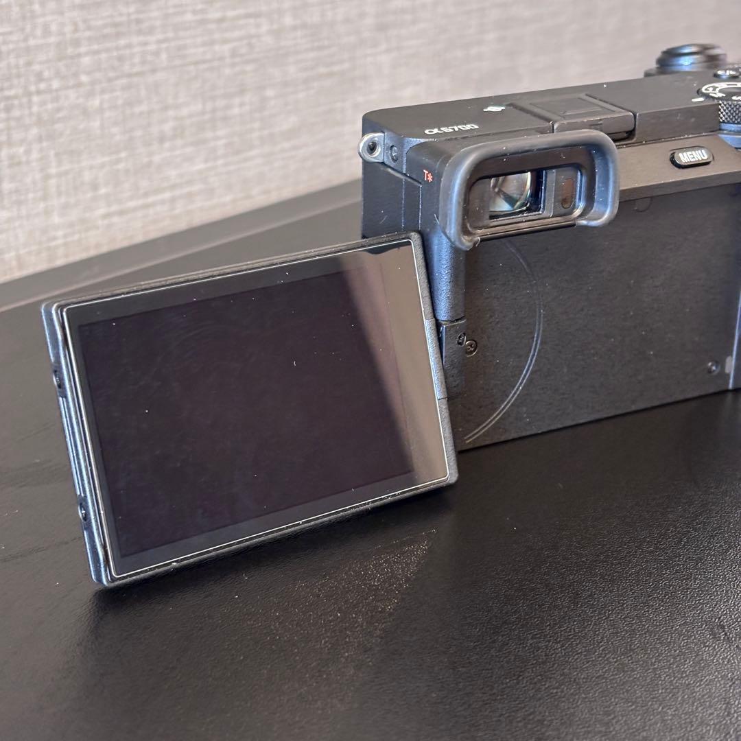 SONY α6700 本体＋バッテリー3個　最終値下げ