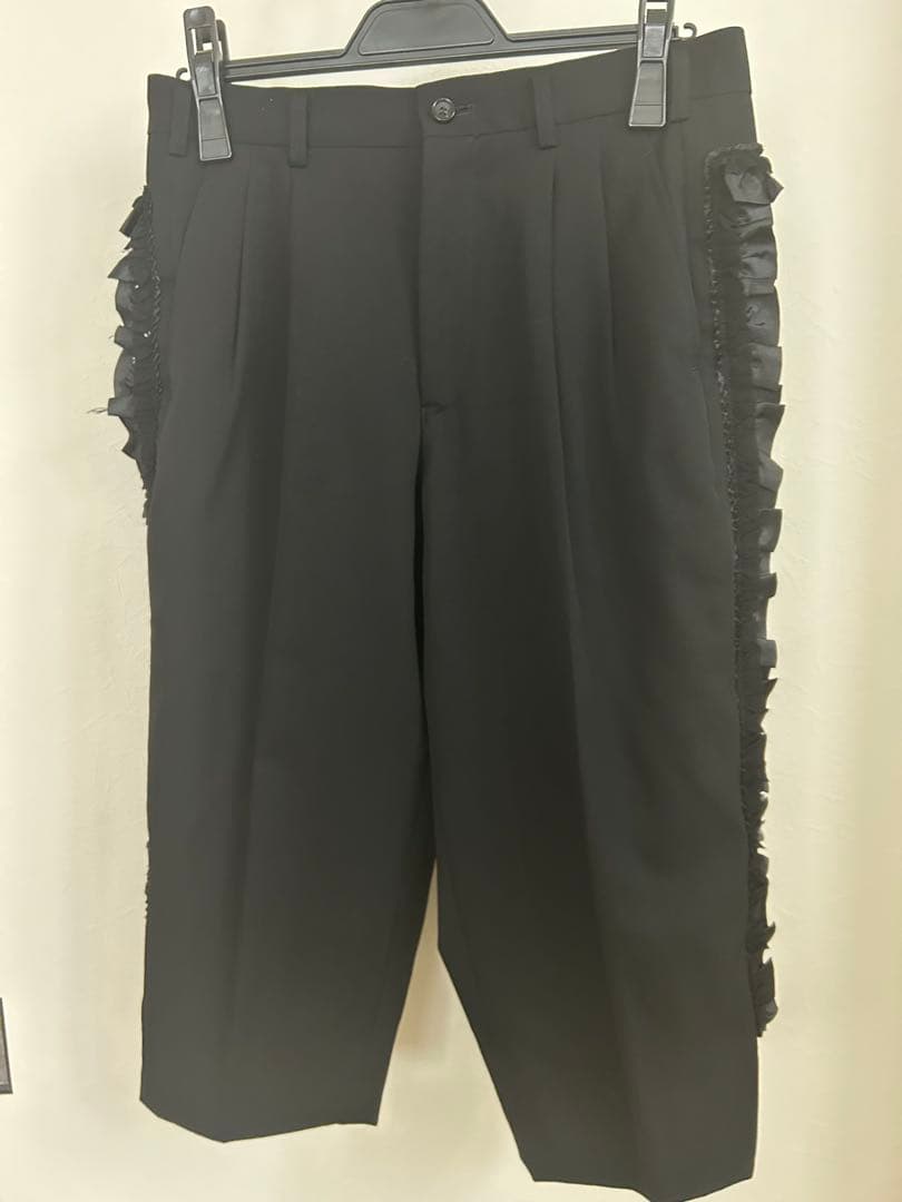 COMME des GARÇONS　黒フリル　ハーフパンツ