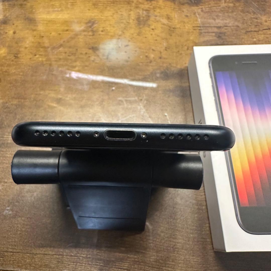 iPhoneSE3 128GB ブラック SIMフリー バッテリー100%