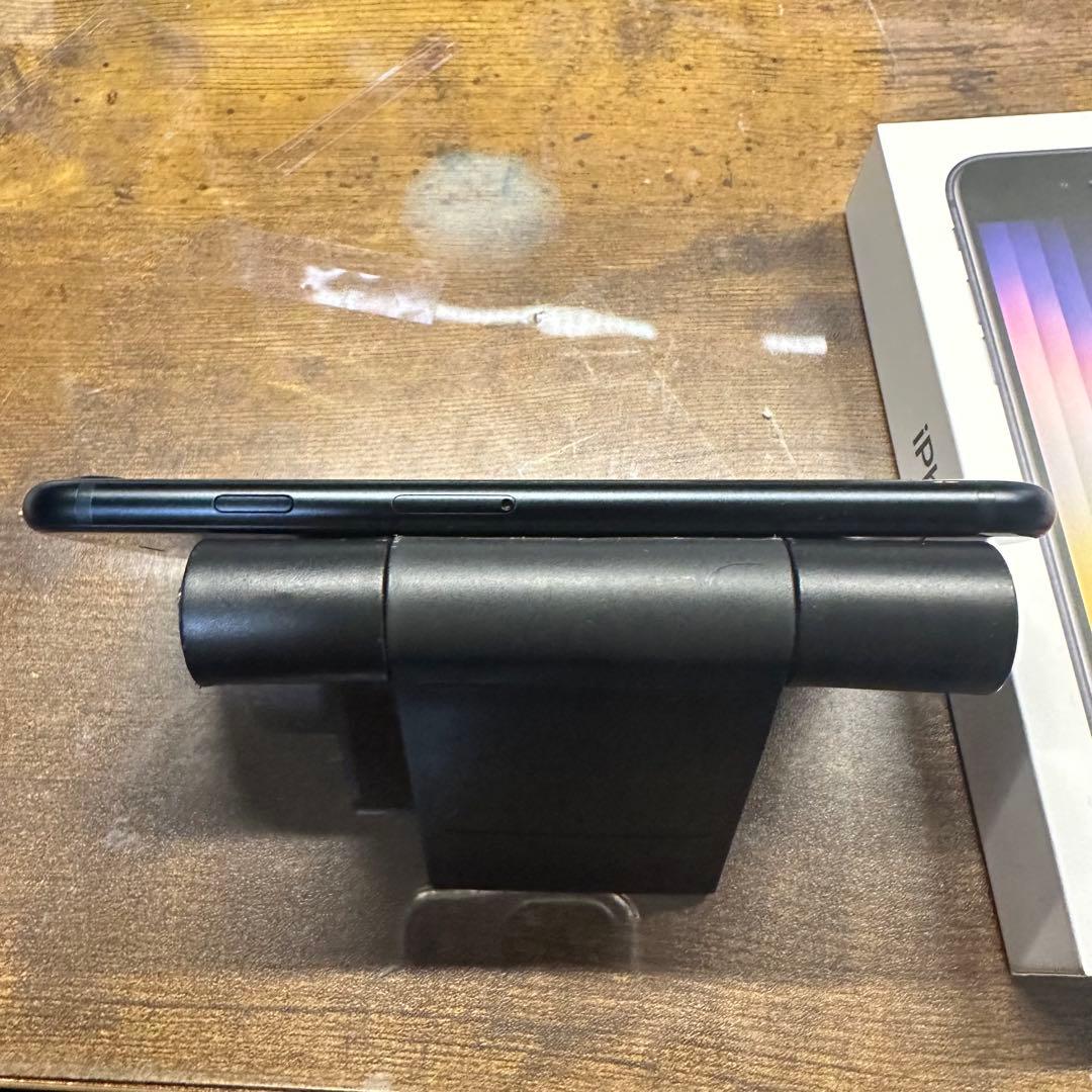 iPhoneSE3 128GB ブラック SIMフリー バッテリー100%