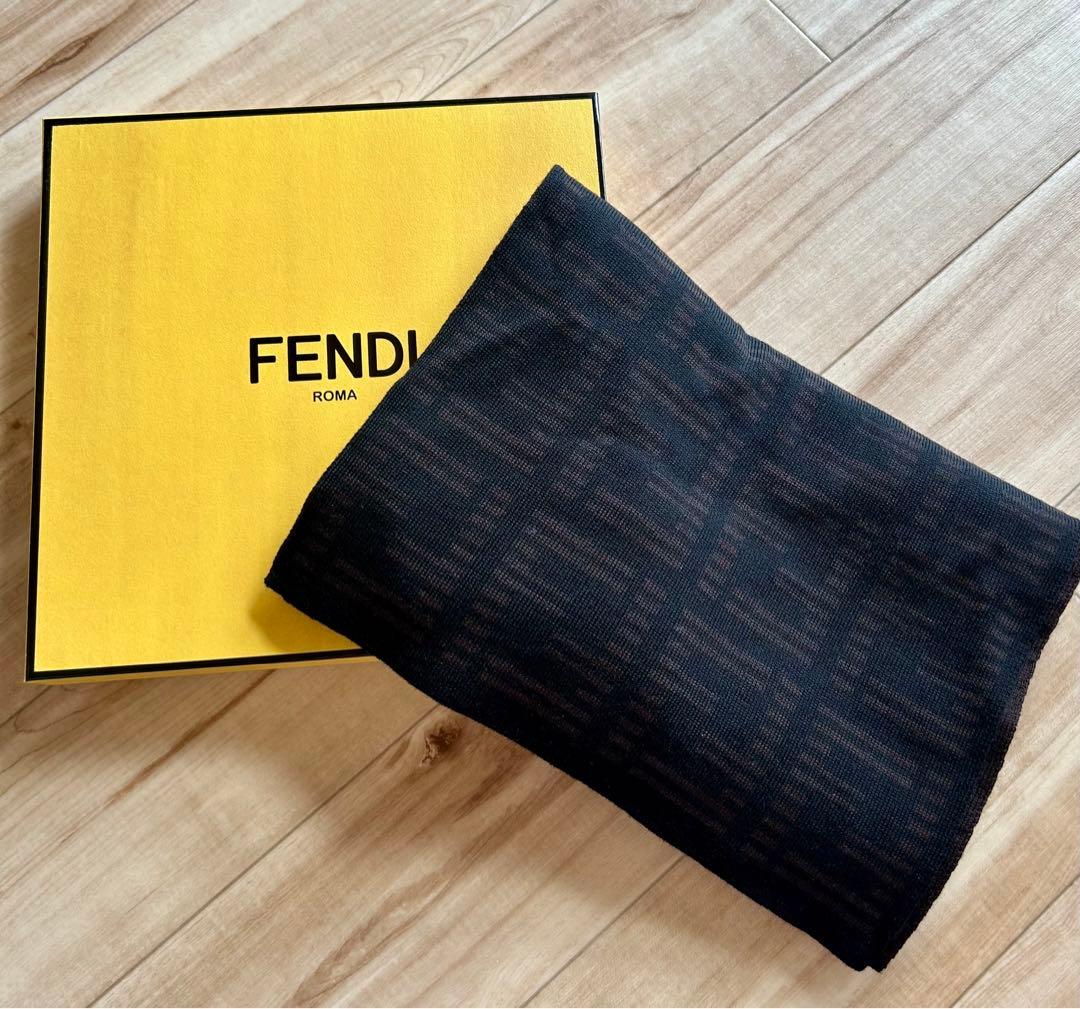 FENDIストール