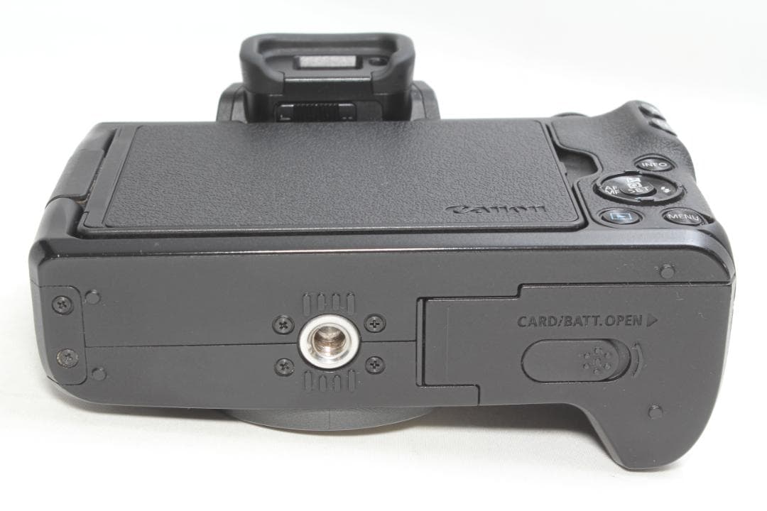 ❤️Wi-Fi＆Bluetooth搭載❤️Canon Kiss M ブラック