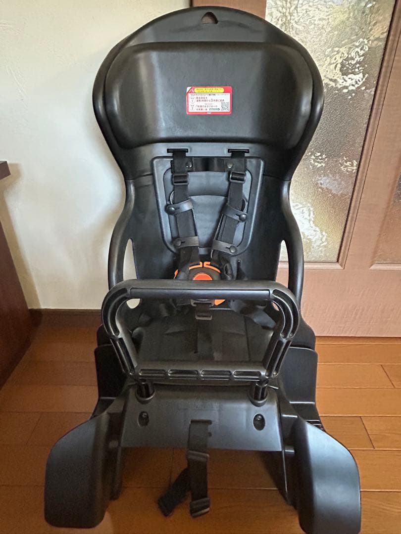 ヘッドレスト付きカジュアルリアキッズシート　1ヶ月使用の美品