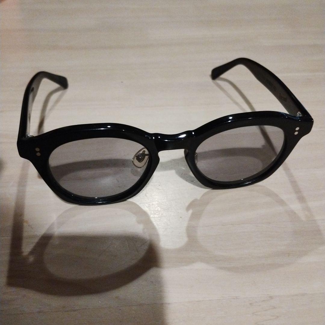 UNCROWD DELI サングラス 調光 THE HIGHEST END 黒縁