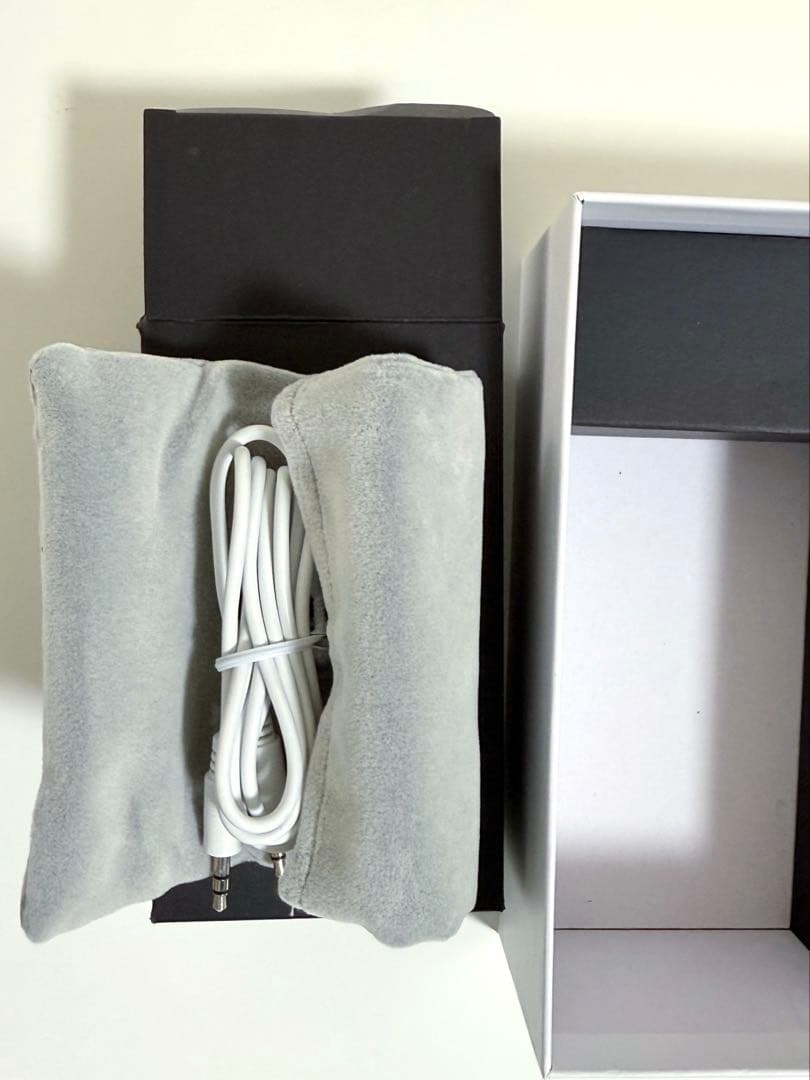 スマホ型プロジェクター　KABENI　カベーニ UENO-mono