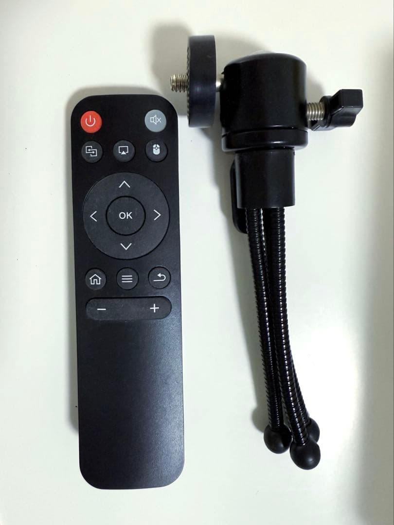 スマホ型プロジェクター　KABENI　カベーニ UENO-mono