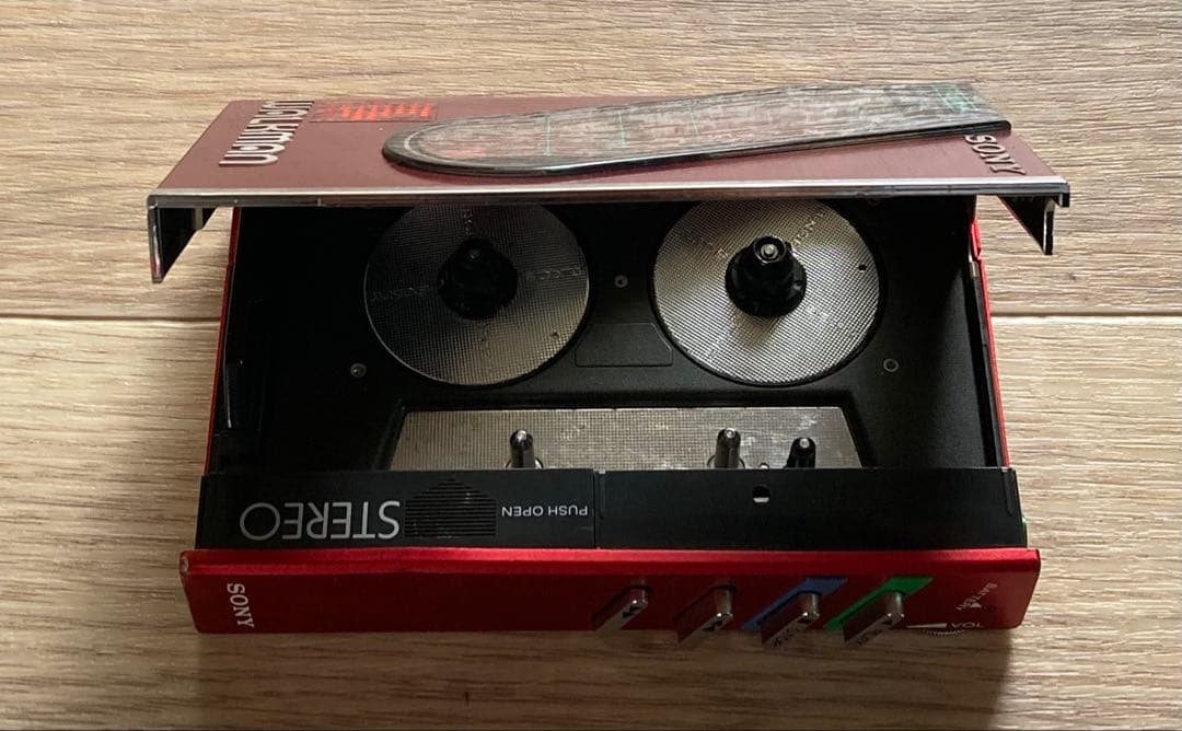 SONY WALKMAN WM-30 カセットプレーヤー レッド