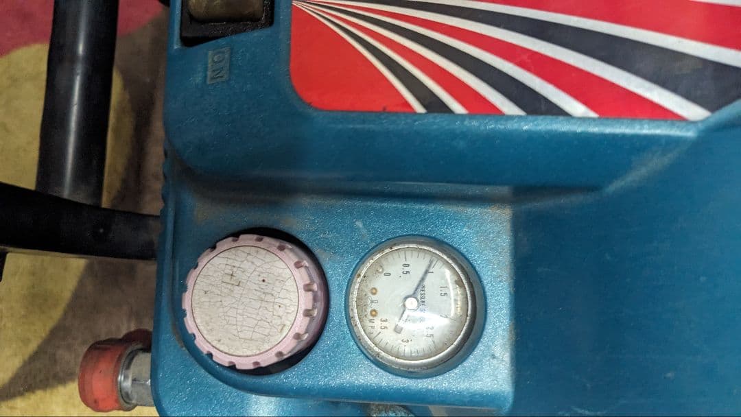 Makita エアコンプレッサAC400X