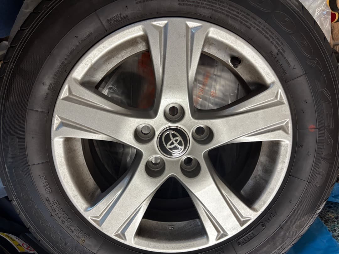 アルファード　純正タイヤ、ホイール×4本