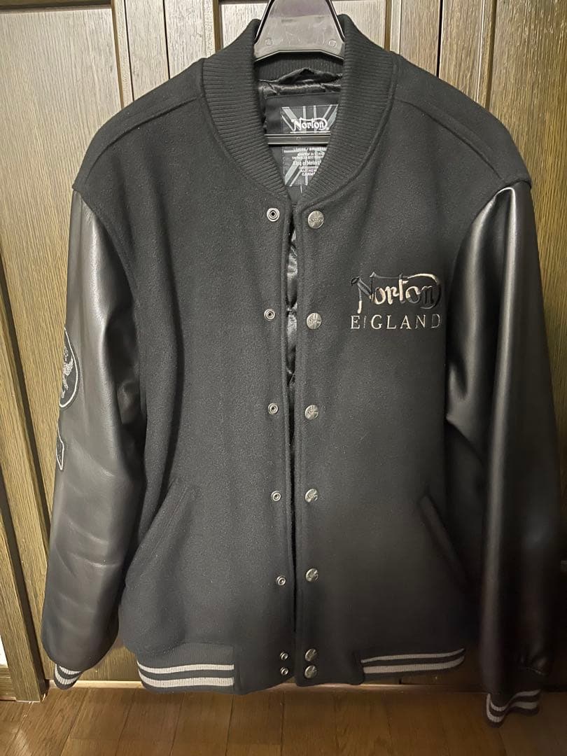 Norton スタジャン ブラック