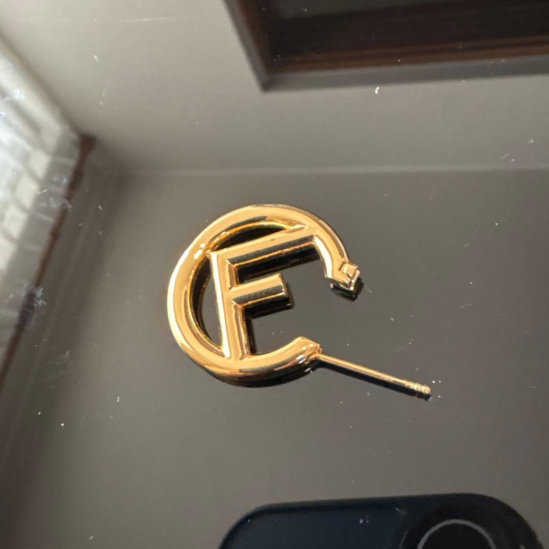 FENDI earring フェンディピアス エフイズ 片耳のみ ゴールド系