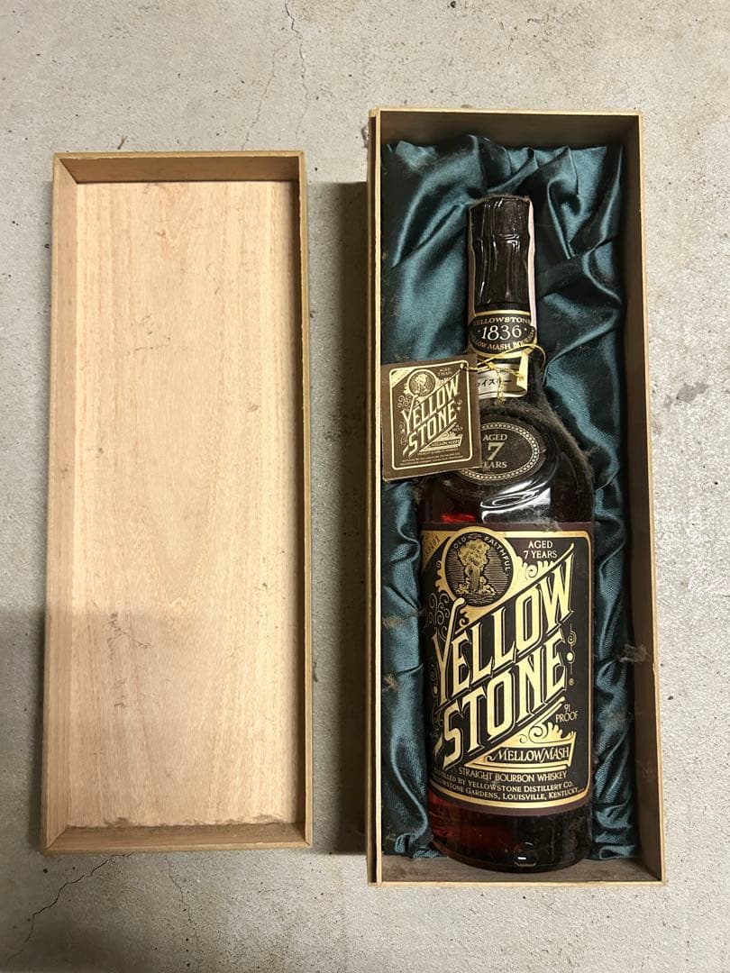 YELLOW STONE イエローストーン 7年 バーボン 古酒　木箱付き