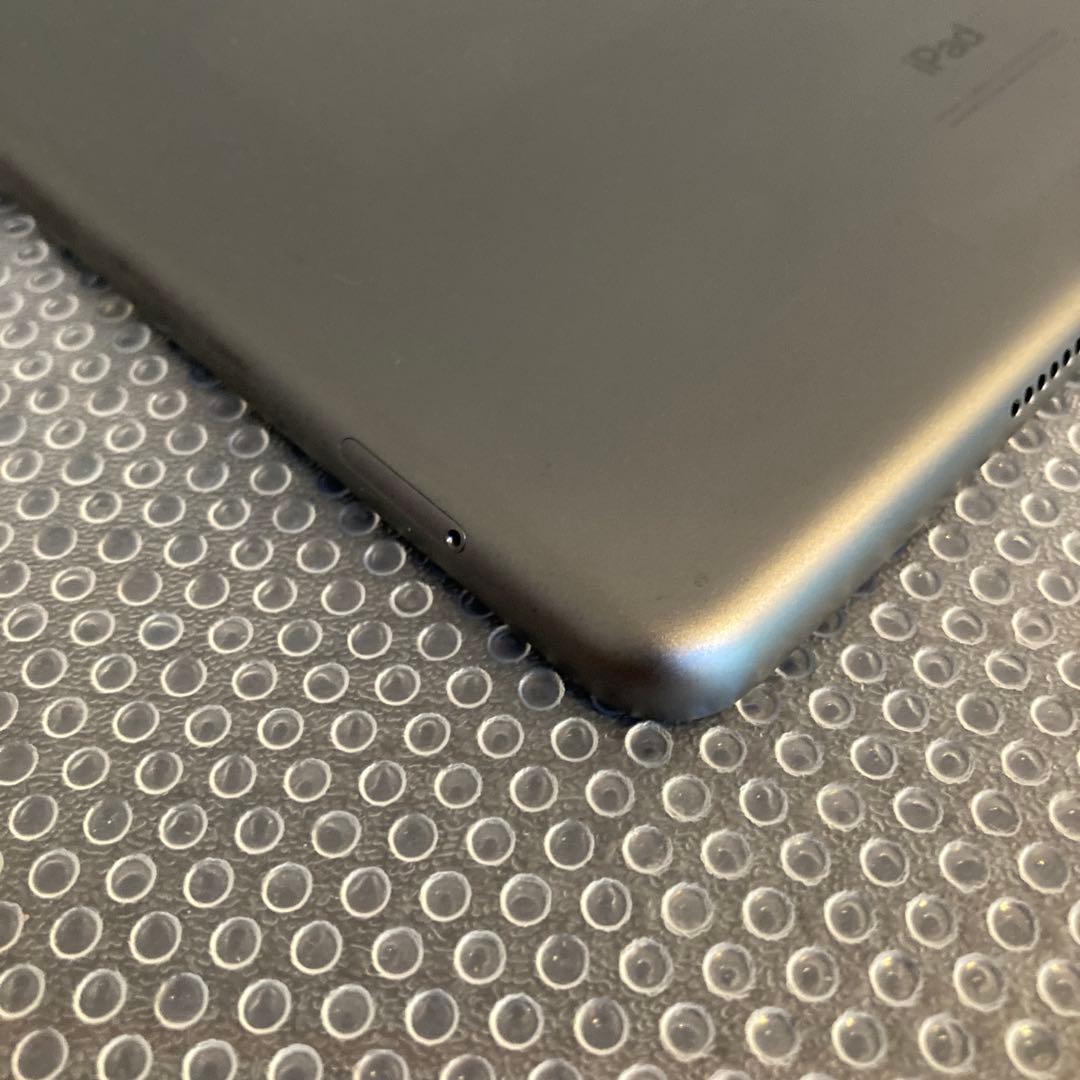3868【早い者勝ち】iPad7 第7世代 32GB SIMフリー☆