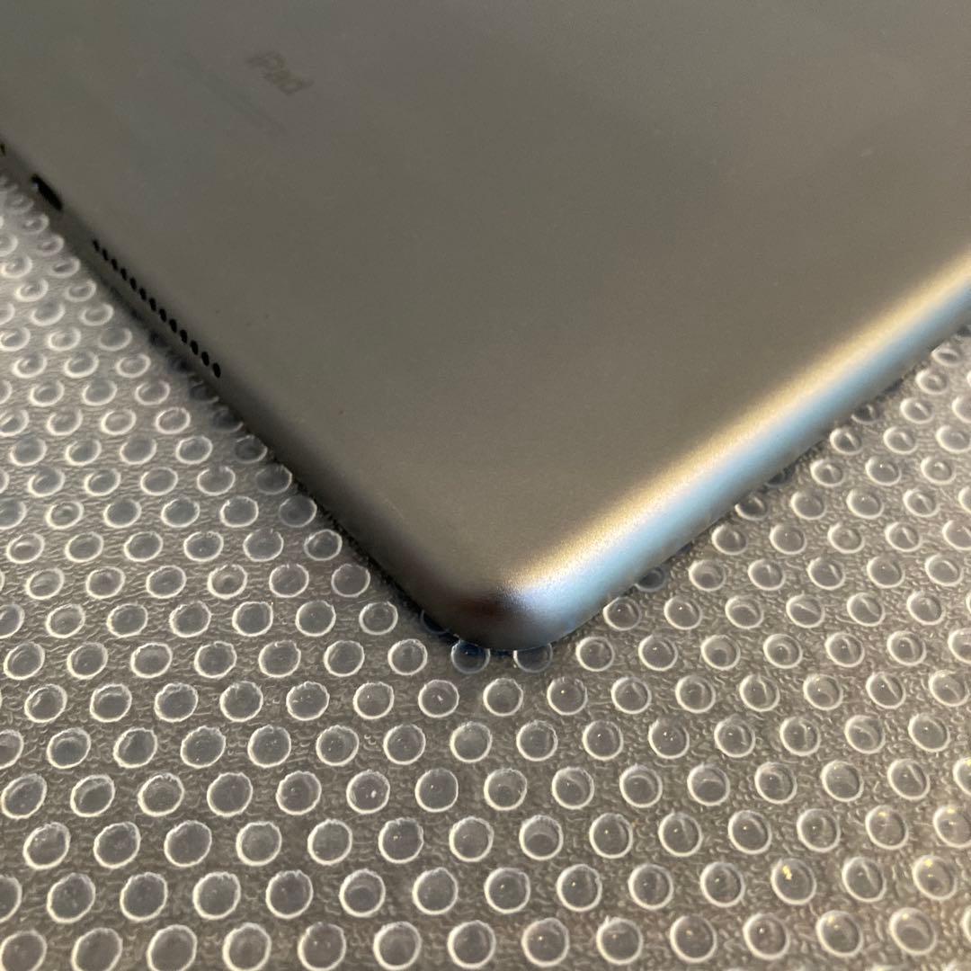 3868【早い者勝ち】iPad7 第7世代 32GB SIMフリー☆