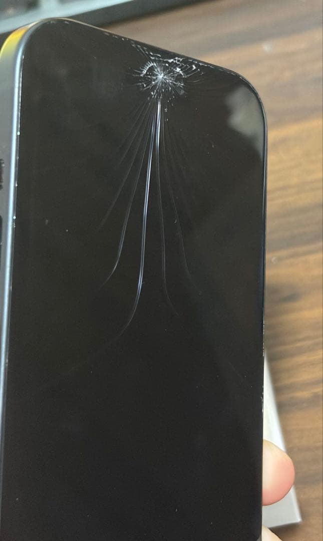 【付属品完備】iPhone15 128GB バッテリー93% 画面割れあり