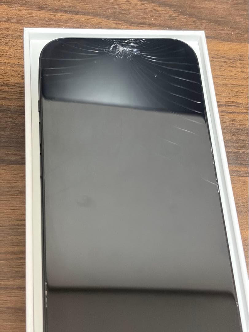 【付属品完備】iPhone15 128GB バッテリー93% 画面割れあり