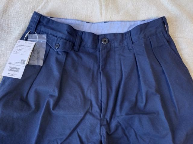 ビームスプラス　2プリーツパンツ　Sサイズ　ネイビー　定価：16,500円　新品