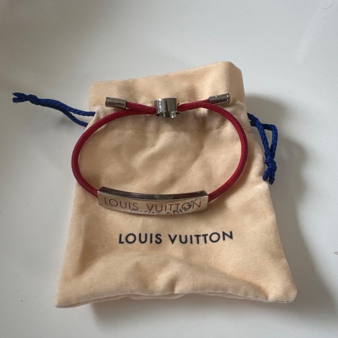 LOUIS VUITTON レッド バングル