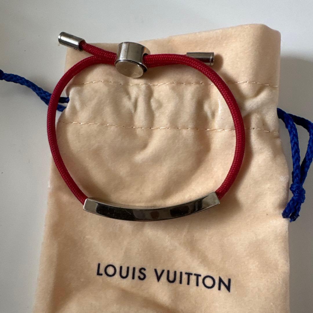 LOUIS VUITTON レッド バングル