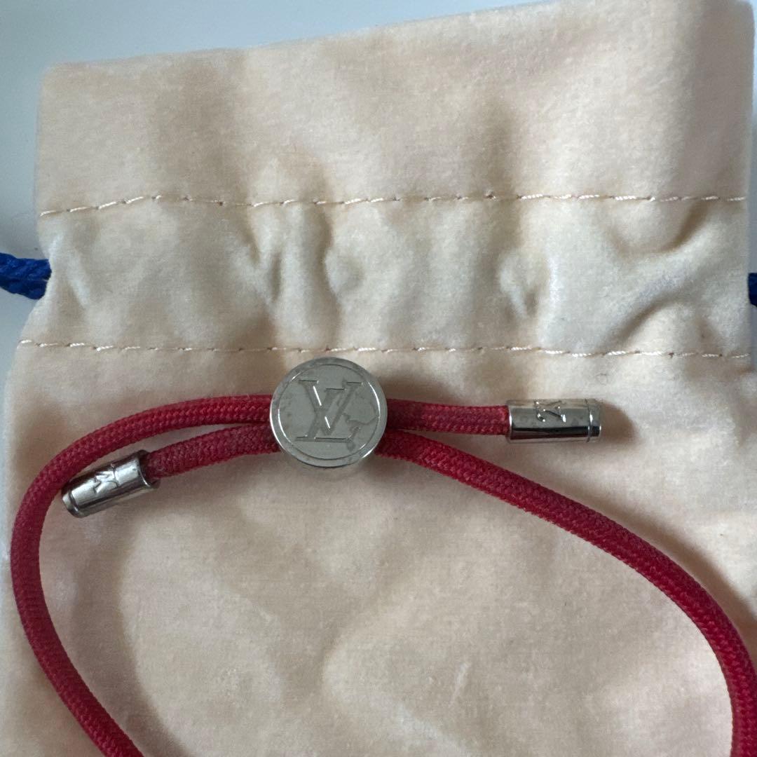 LOUIS VUITTON レッド バングル