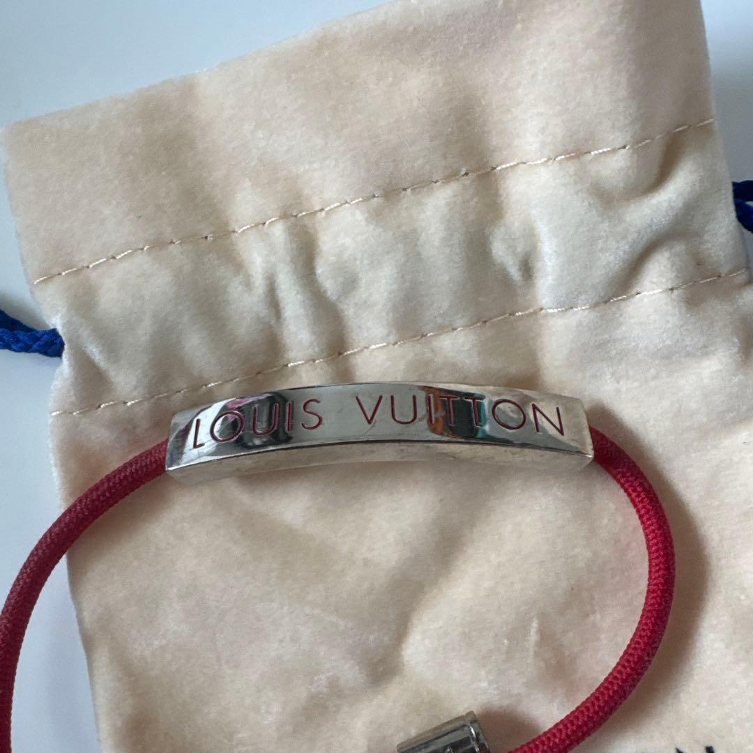 LOUIS VUITTON レッド バングル