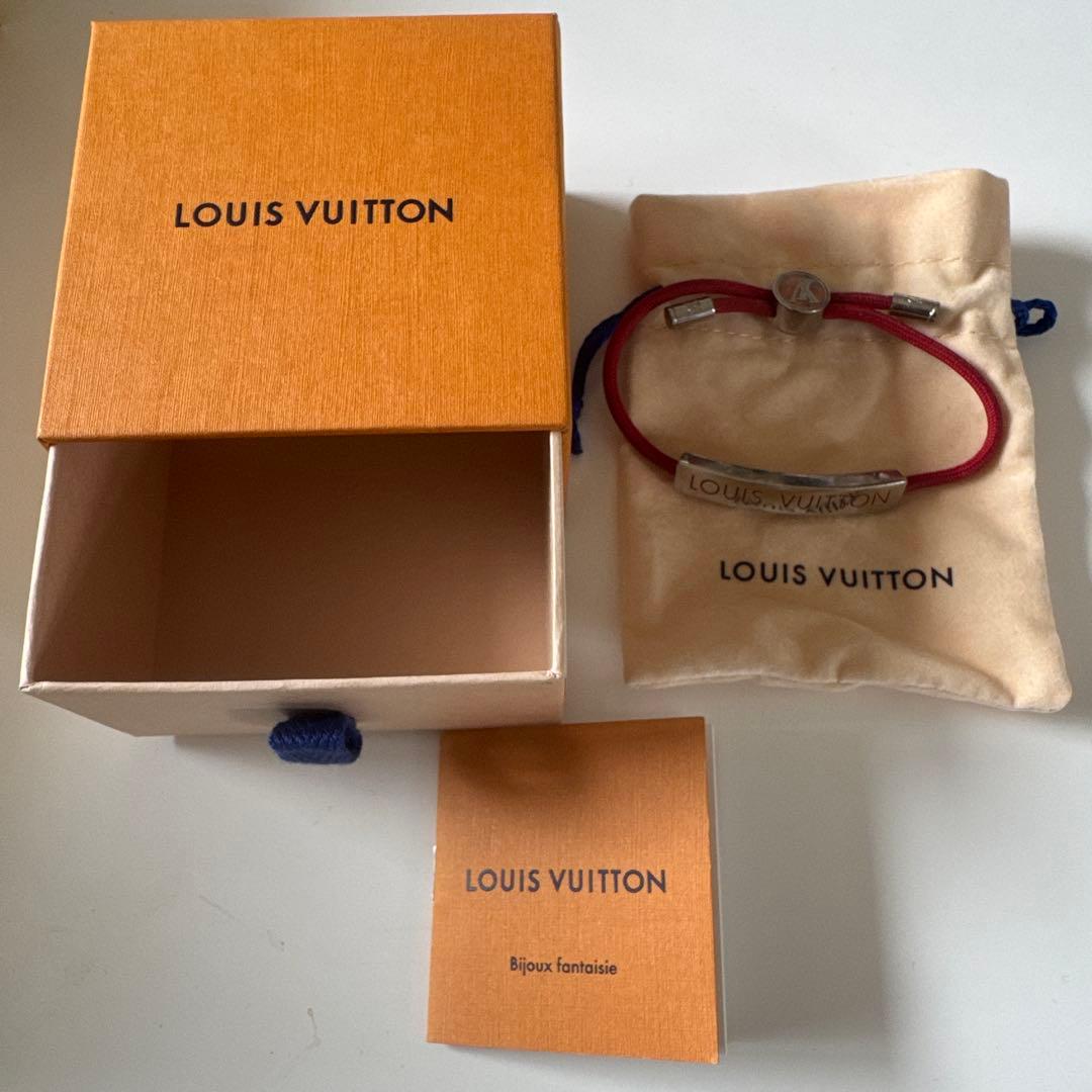 LOUIS VUITTON レッド バングル