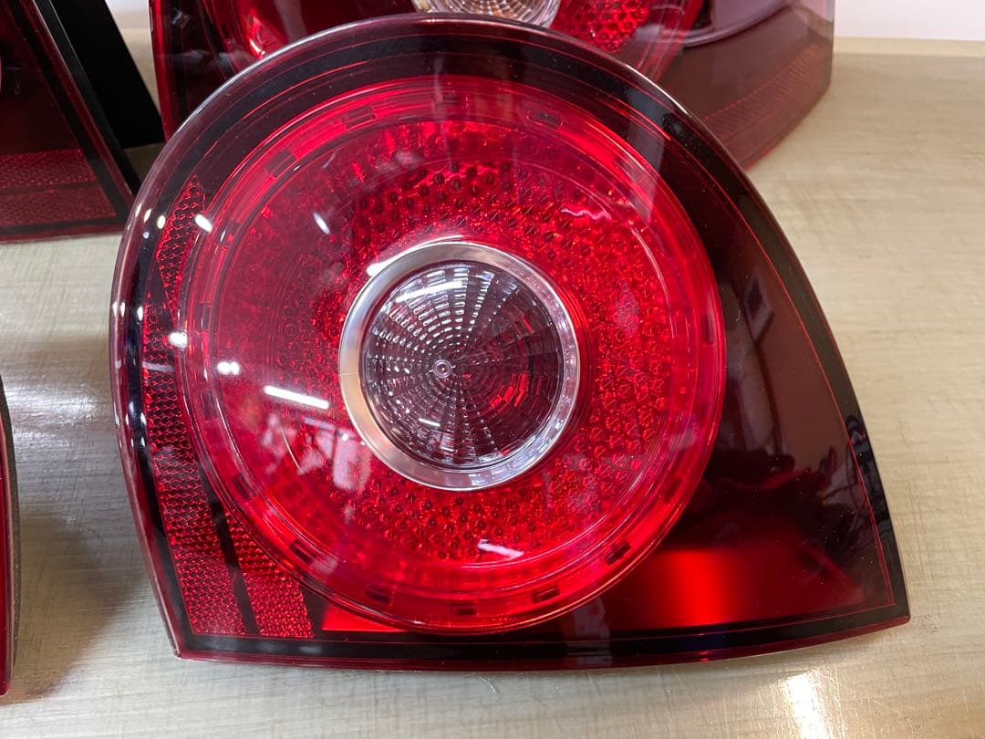 VW ゴルフ5 R32純正スモークテールレンズ　中古