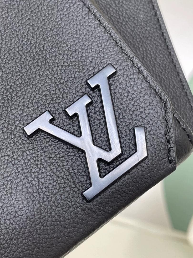 LOUIS VUITTON テイクオフ・スリング ボディバッグ M57081