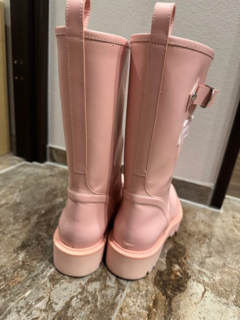 Louis Vuitton ピンク レインブーツ