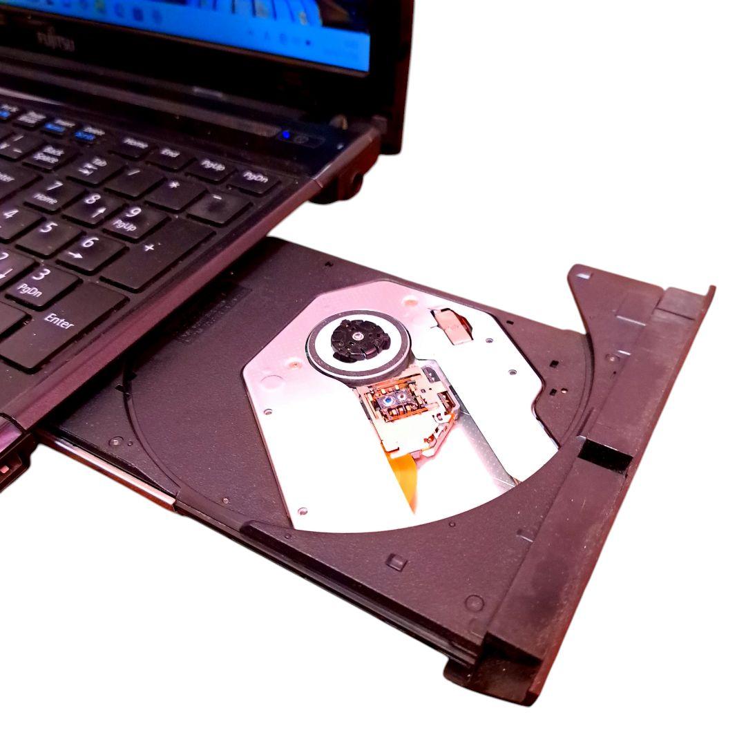 富士通 ノートパソコン Windows11 オフィス付き i7 16GB SSD