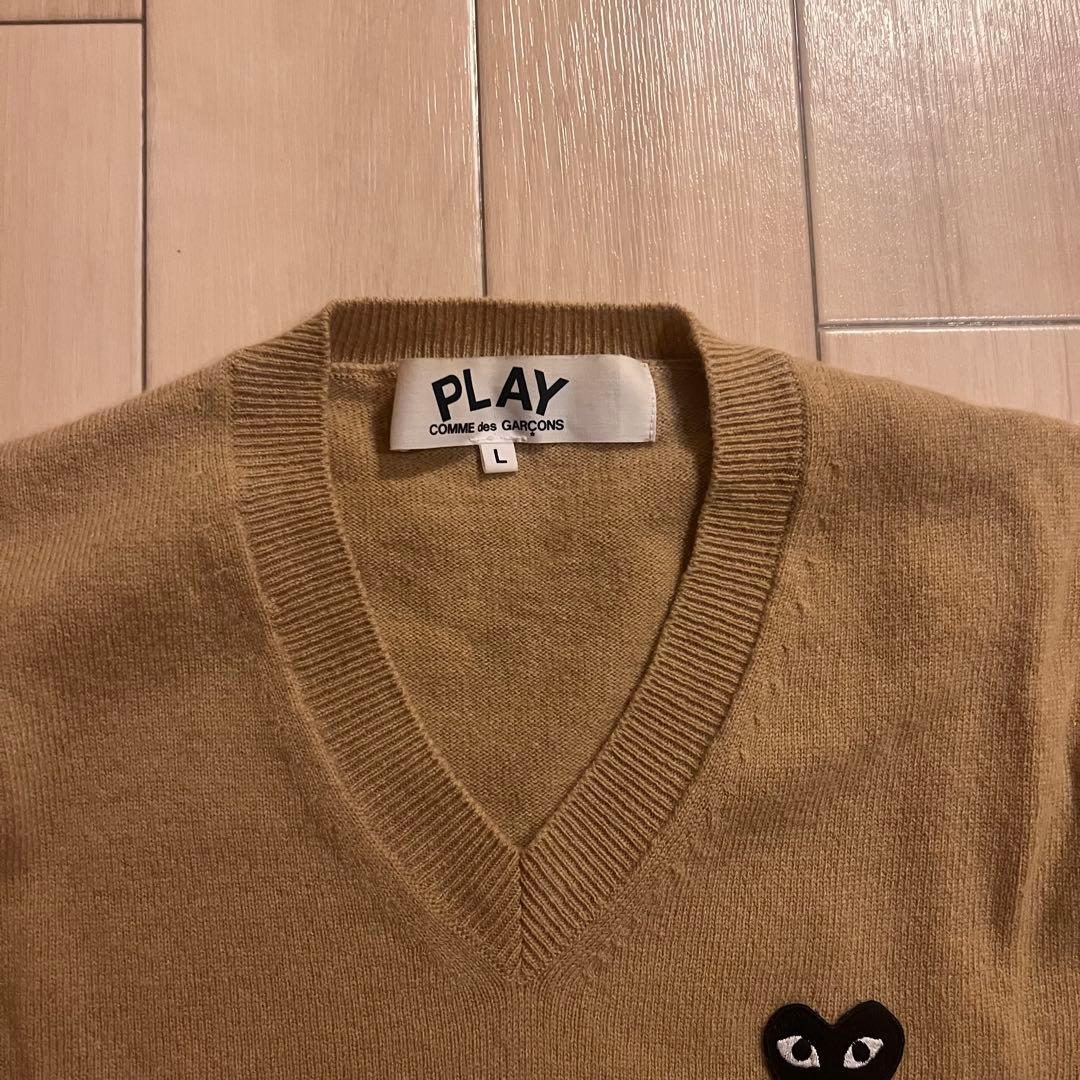 PLAY COMME des GARÇONS ベージュ Vネックセーター L