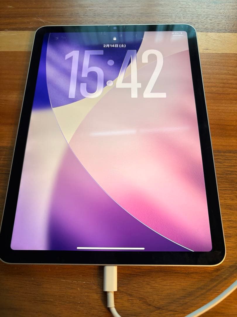 Apple iPad Air シルバー 10.9インチ 本体