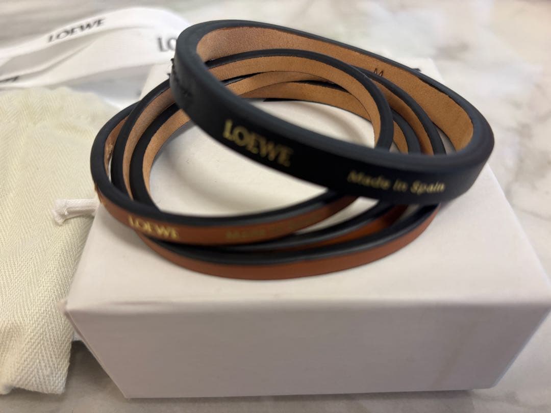 LOEWE レザー バングル