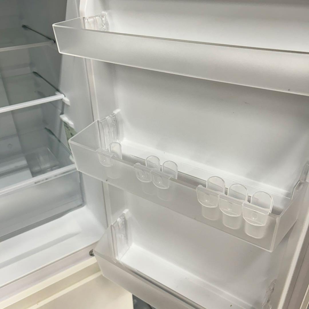 536 冷蔵庫　一人暮らし　200L弱 右開き　マッドデザイン　極美品　洗濯機有