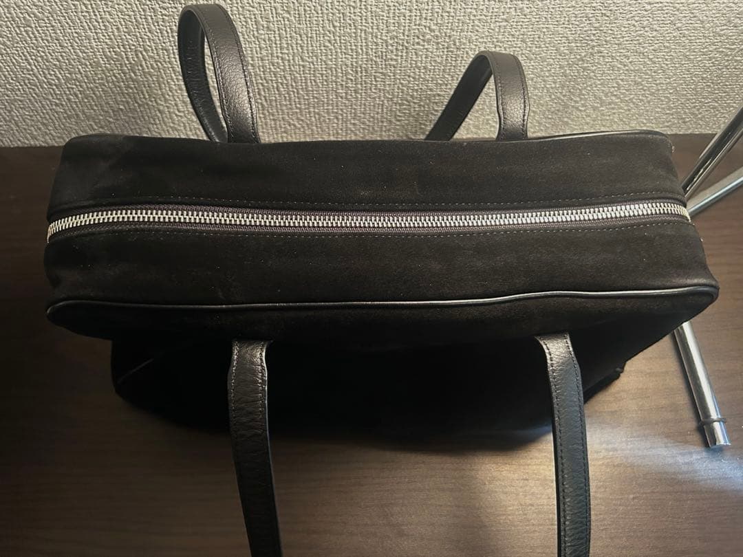 TOUT Y EST スエードブラック ハンドバッグ