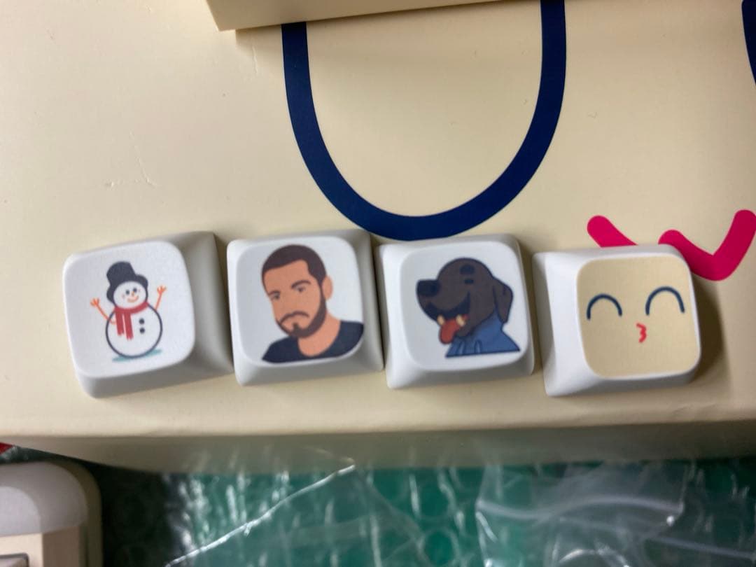 Wooting uwu RGB 替えのキースイッチ付き