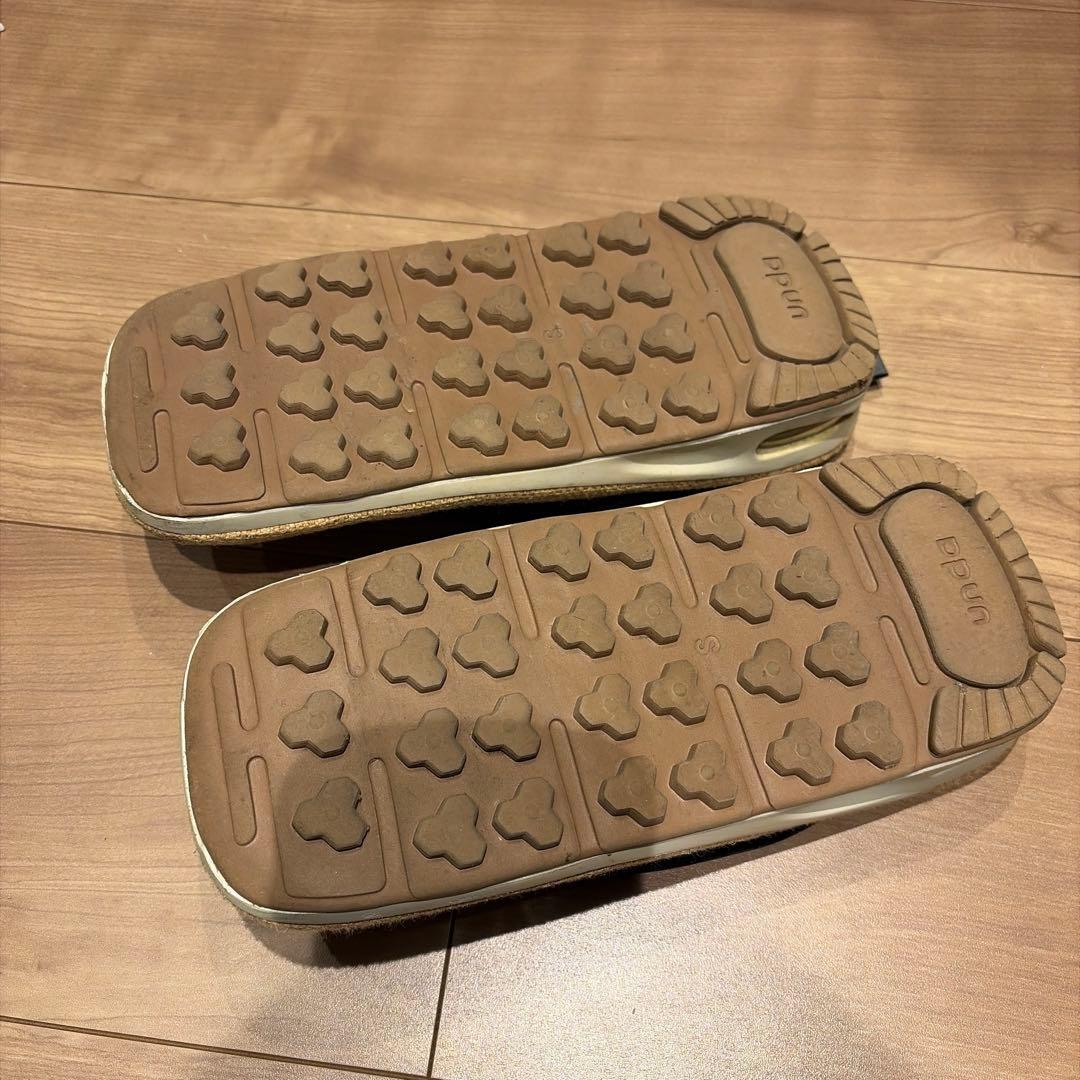 undad ベージュ布製サンダル