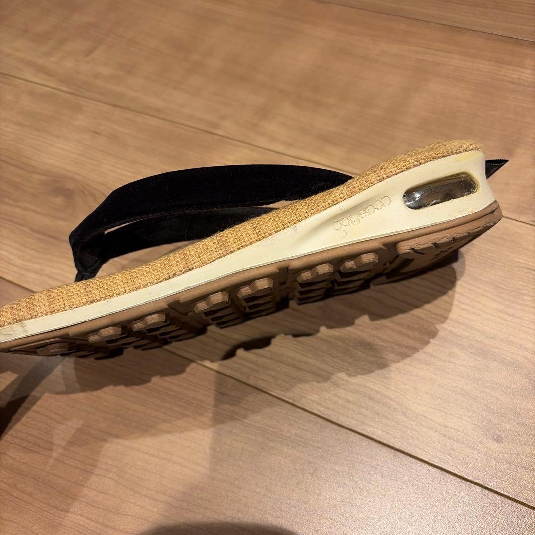 undad ベージュ布製サンダル