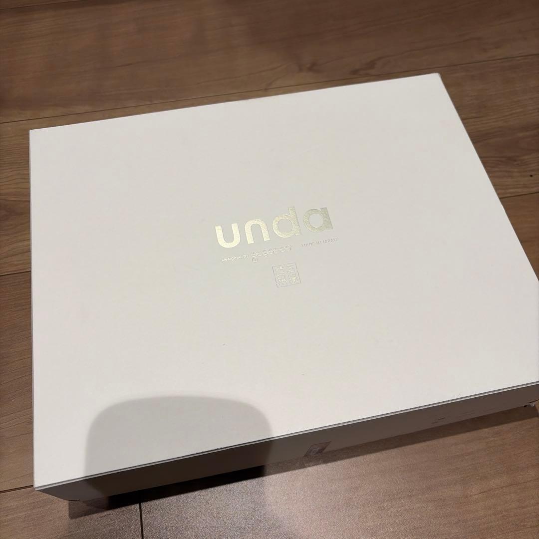 undad ベージュ布製サンダル