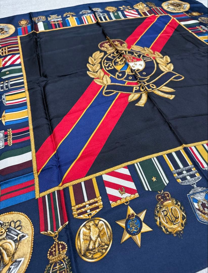 Ralph Lauren／大判スカーフ／メダルプリント／ネイビー／マルチカラー