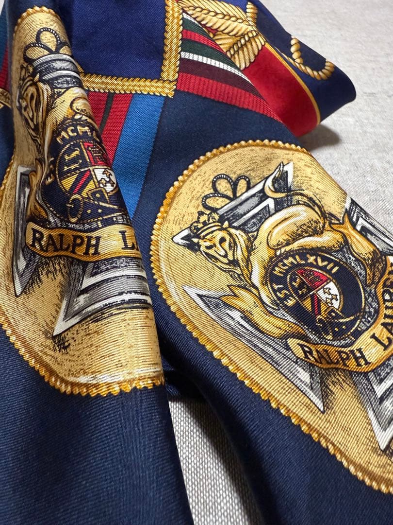 Ralph Lauren／大判スカーフ／メダルプリント／ネイビー／マルチカラー