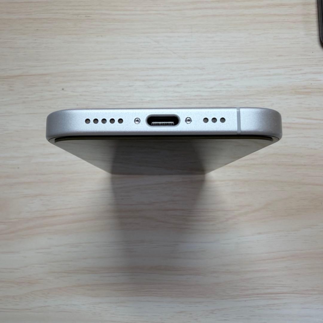 美品 iPhone16 ホワイト SIMフリー 保護フィルム付きケースおまけ