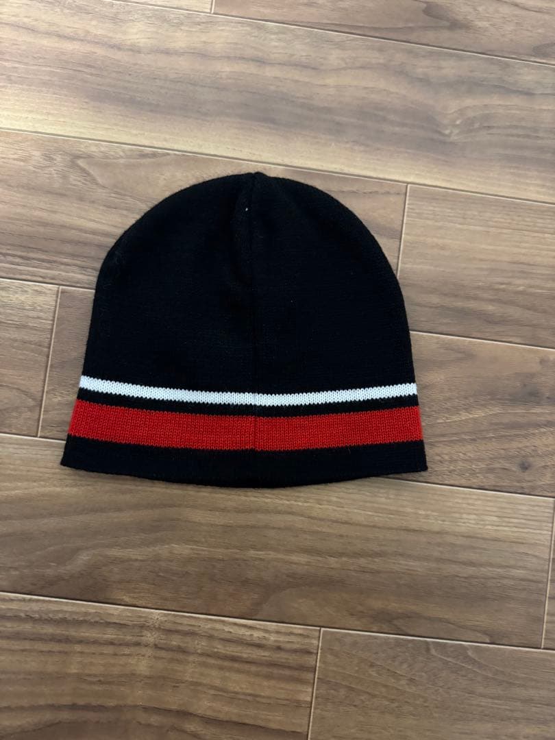 VALLAD ビーニー 黒赤