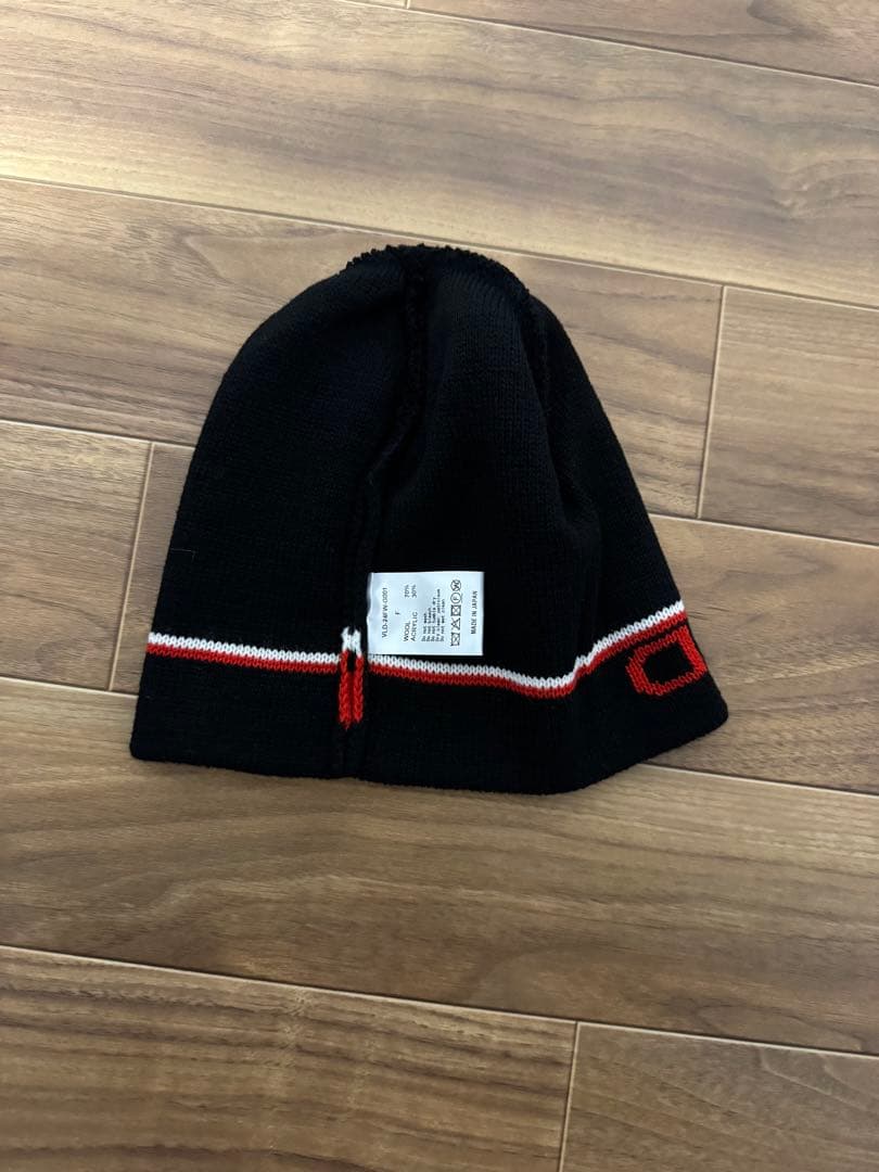 VALLAD ビーニー 黒赤