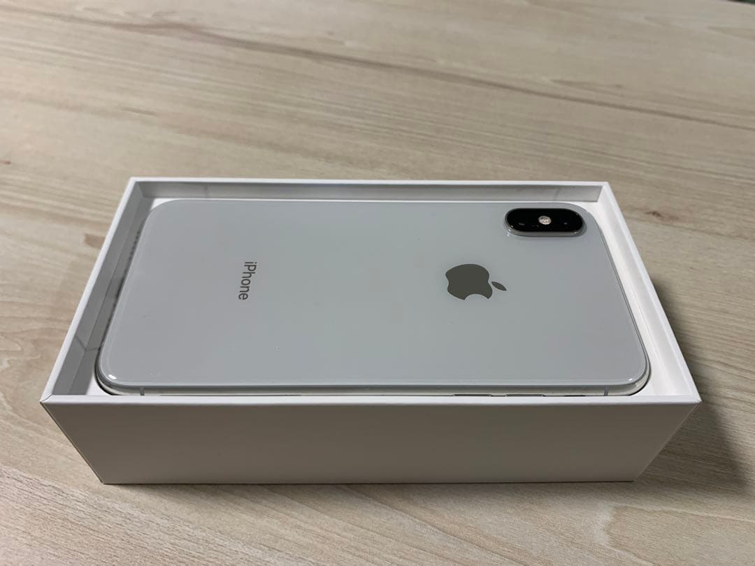 Apple iPhone XS シルバー 本体