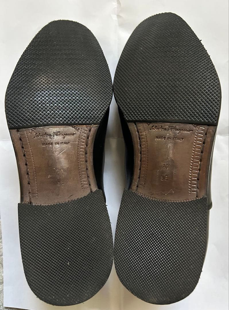 美品　フェラガモ 7 1/2（25.5cmくらい）　黒　ビジネスシューズ