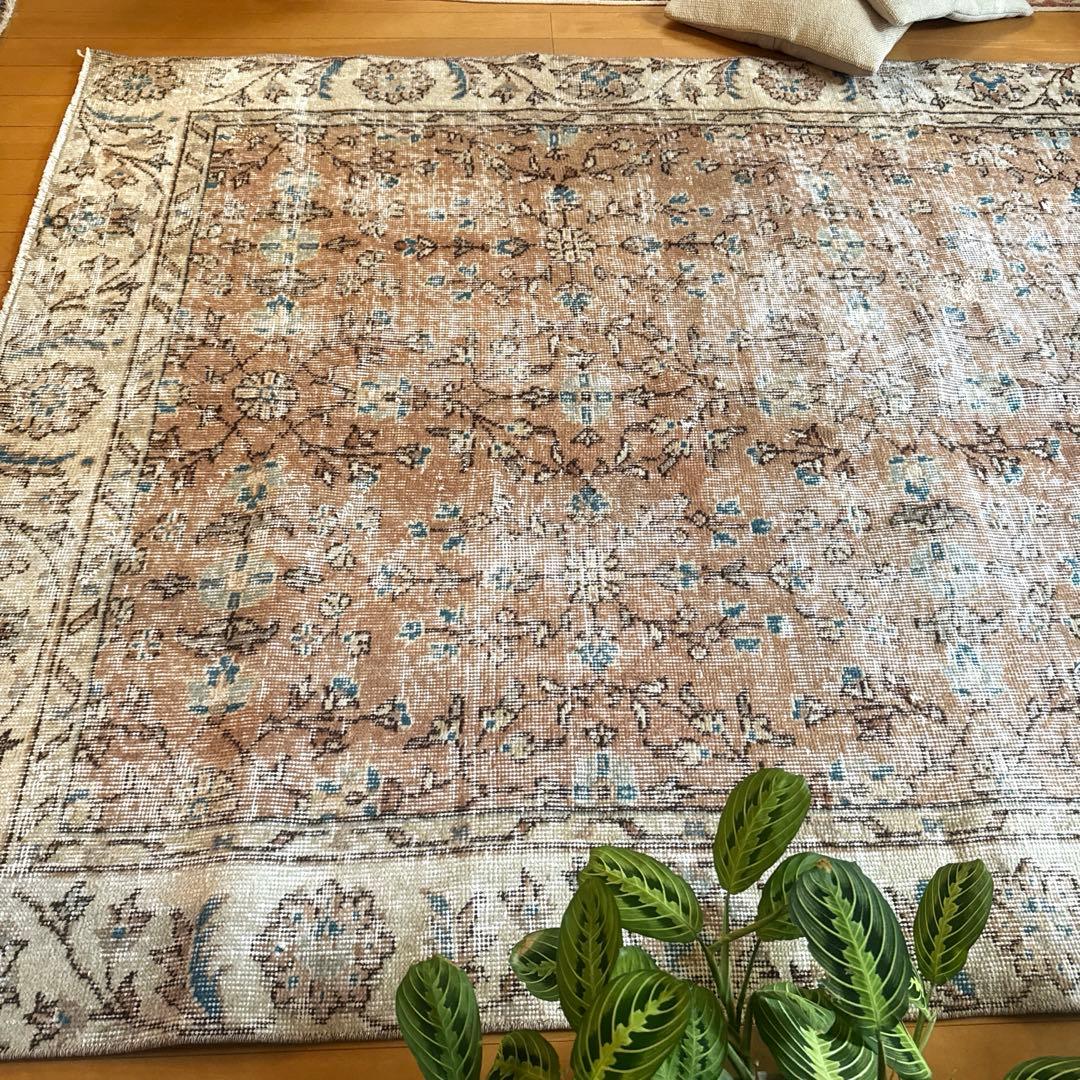 137×232大判ピンクベージュ×ブルー　草花ボタニカル　トルコヴィンテージラグ