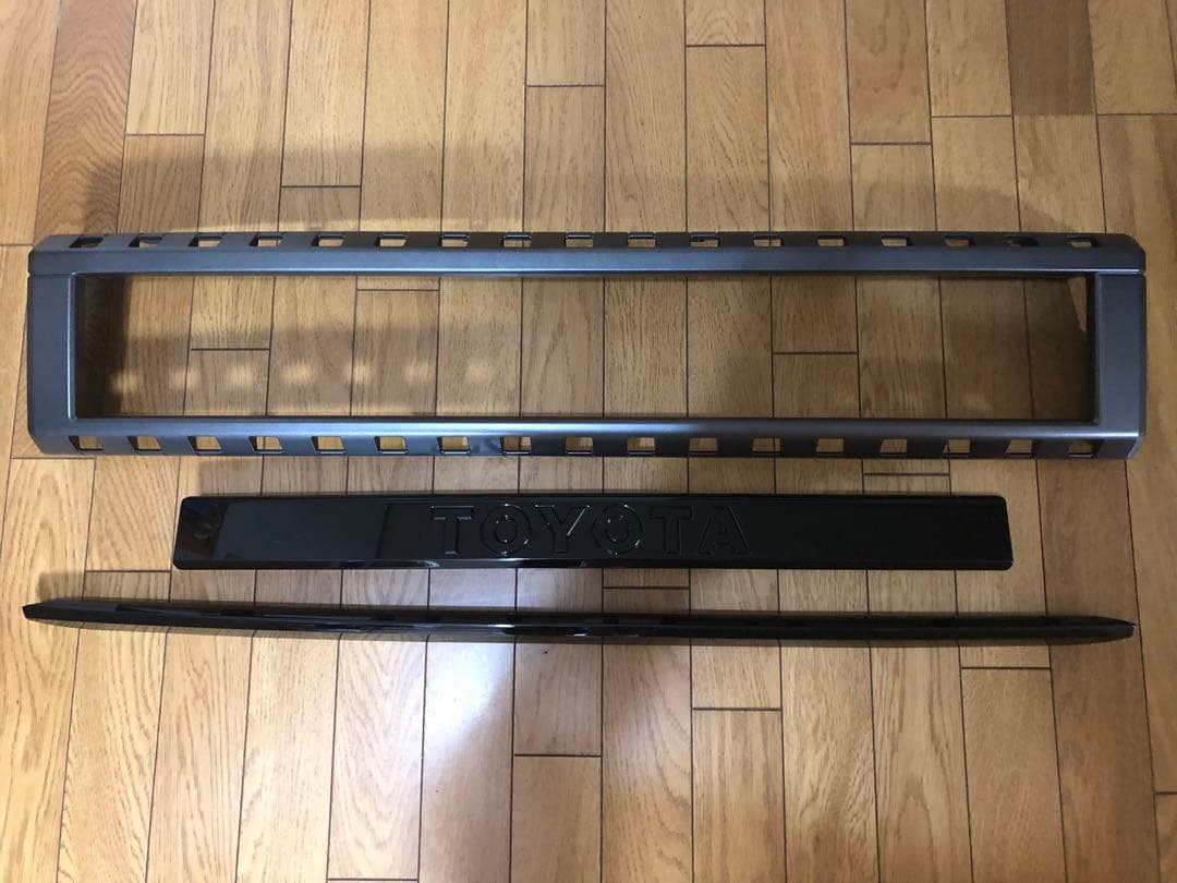 ランクル250 ファーストエディション　純正部品　3点セット　新品　未使用