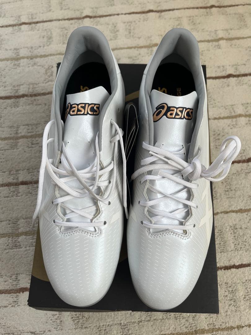 硬式野球スパイク　白　アシックス　28サイズ