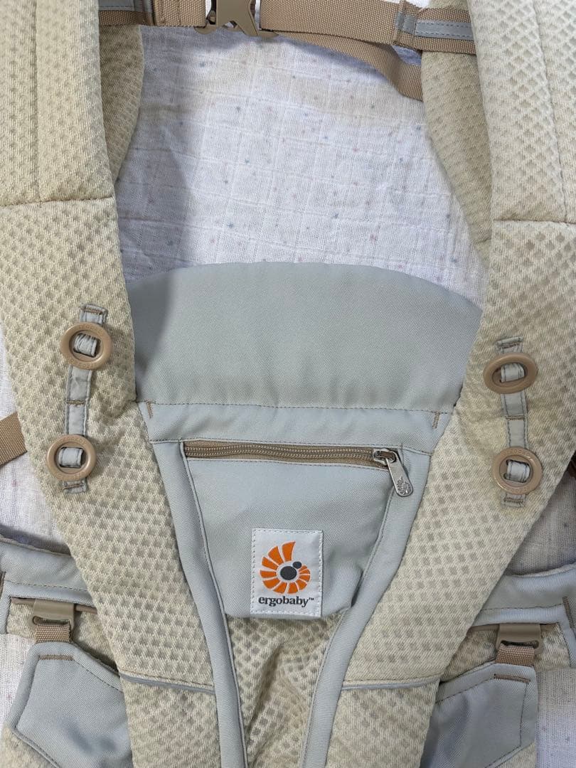 ergo baby omni エルゴ オムニ ブリーズ サンドベージュ 抱っこ紐